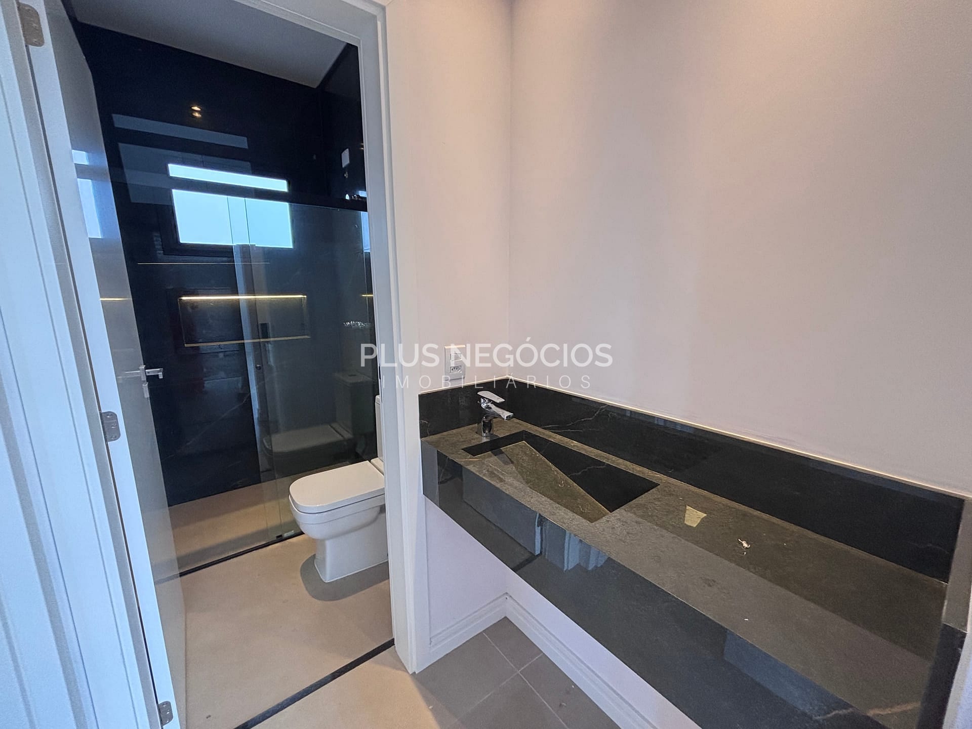 Casa à venda com 3 quartos, 244m² - Foto 23