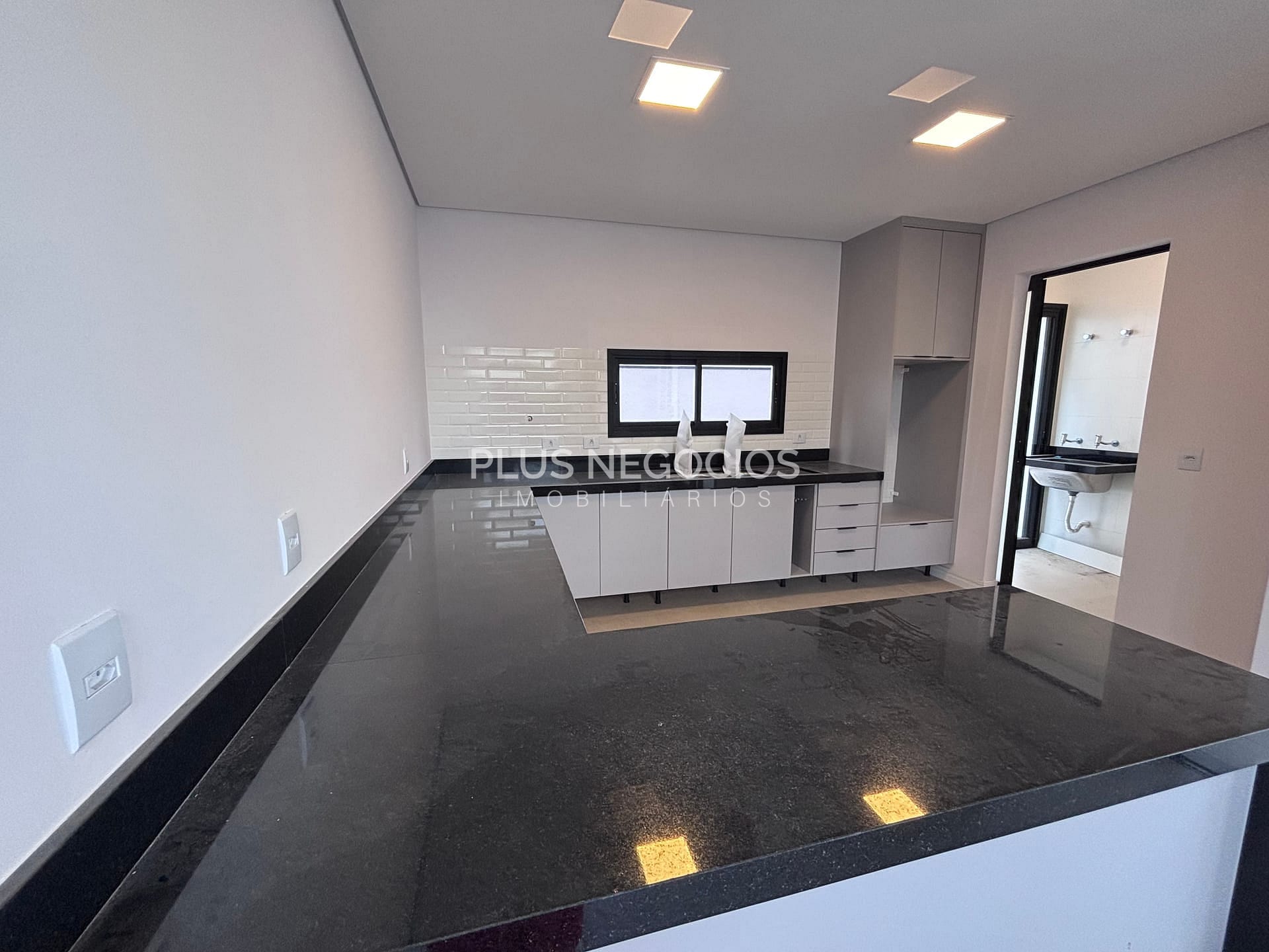 Casa à venda com 3 quartos, 244m² - Foto 42