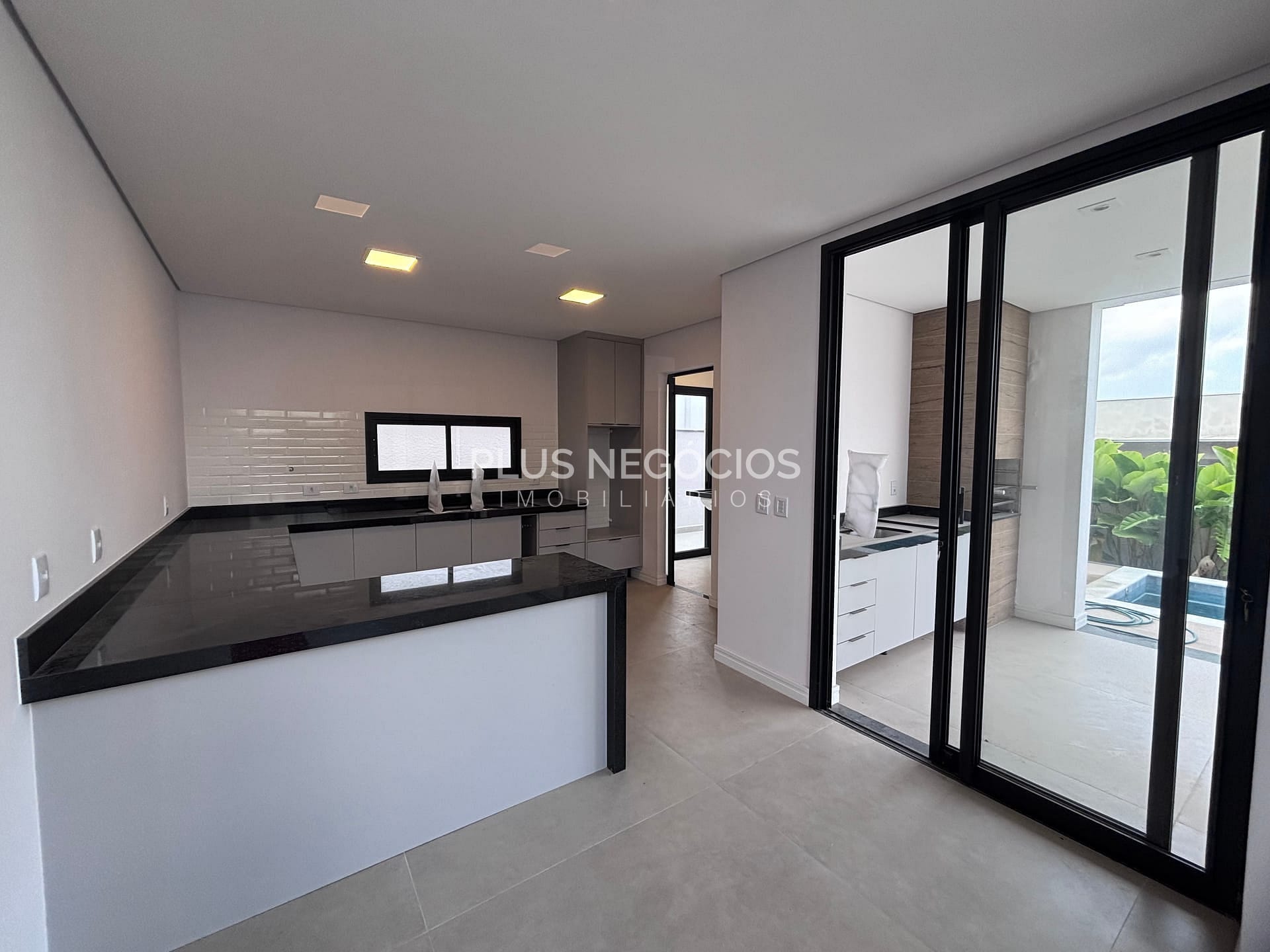 Casa à venda com 3 quartos, 244m² - Foto 6