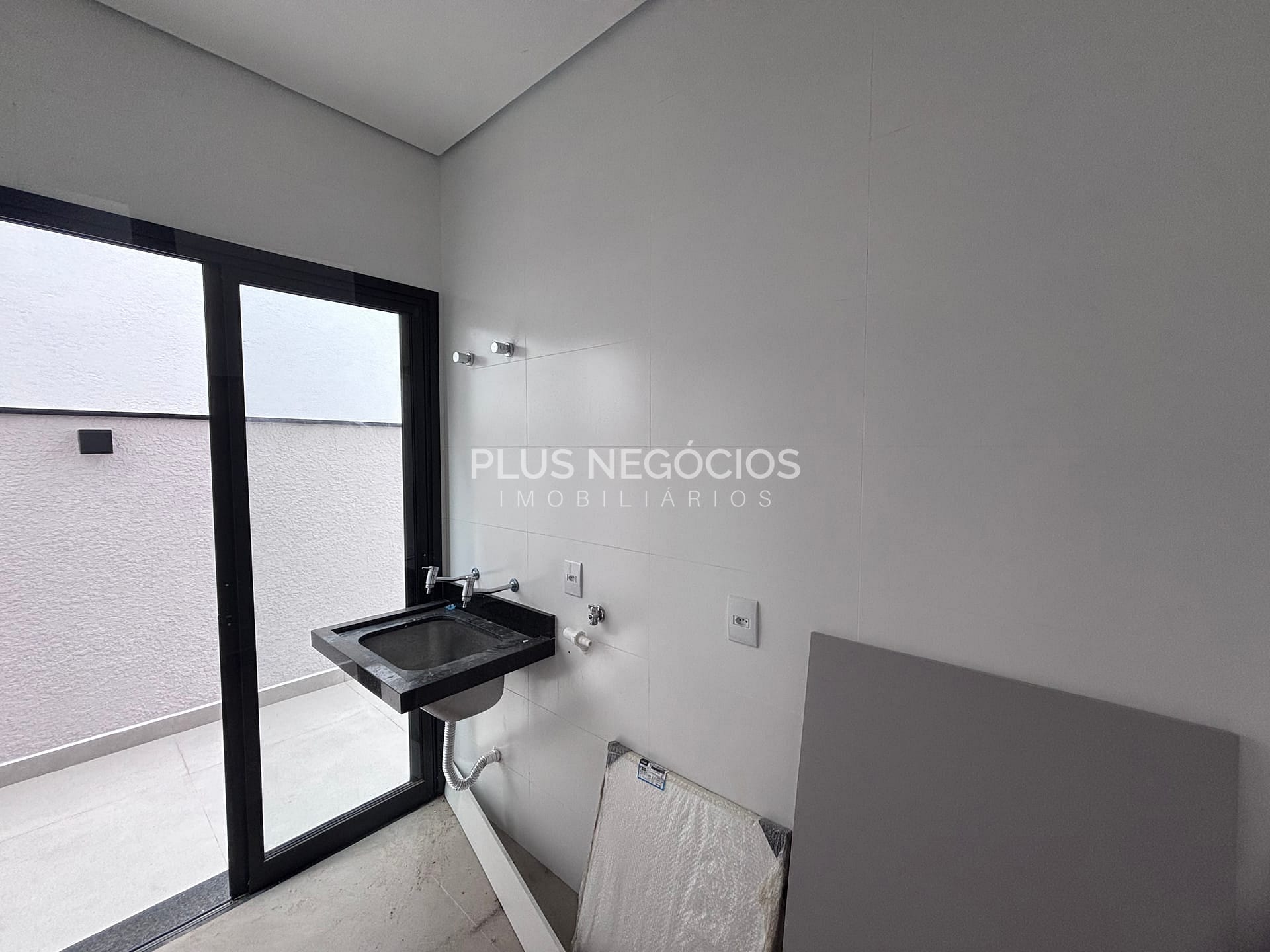 Casa à venda com 3 quartos, 244m² - Foto 3