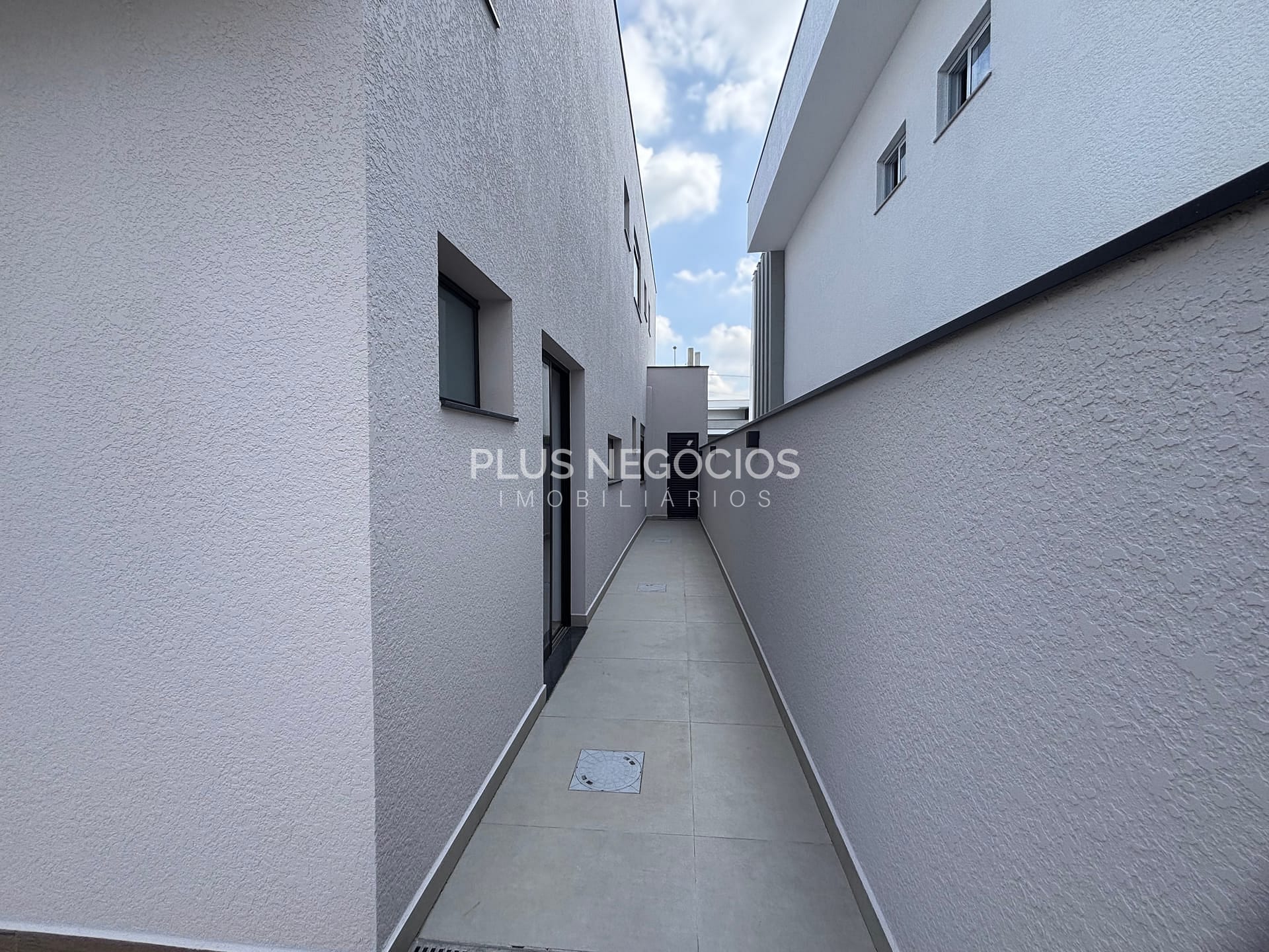 Casa à venda com 3 quartos, 244m² - Foto 26