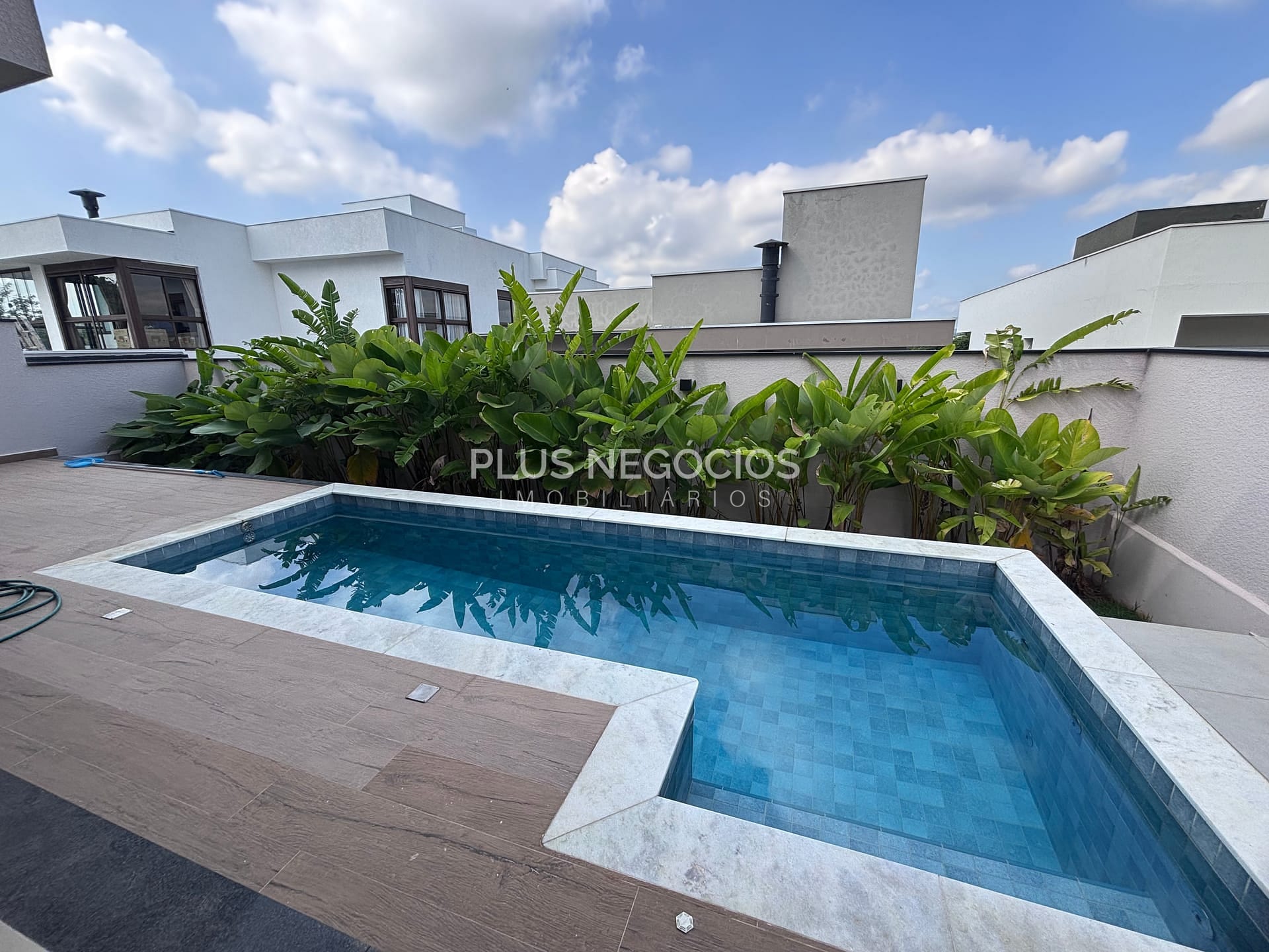 Casa à venda com 3 quartos, 244m² - Foto 28