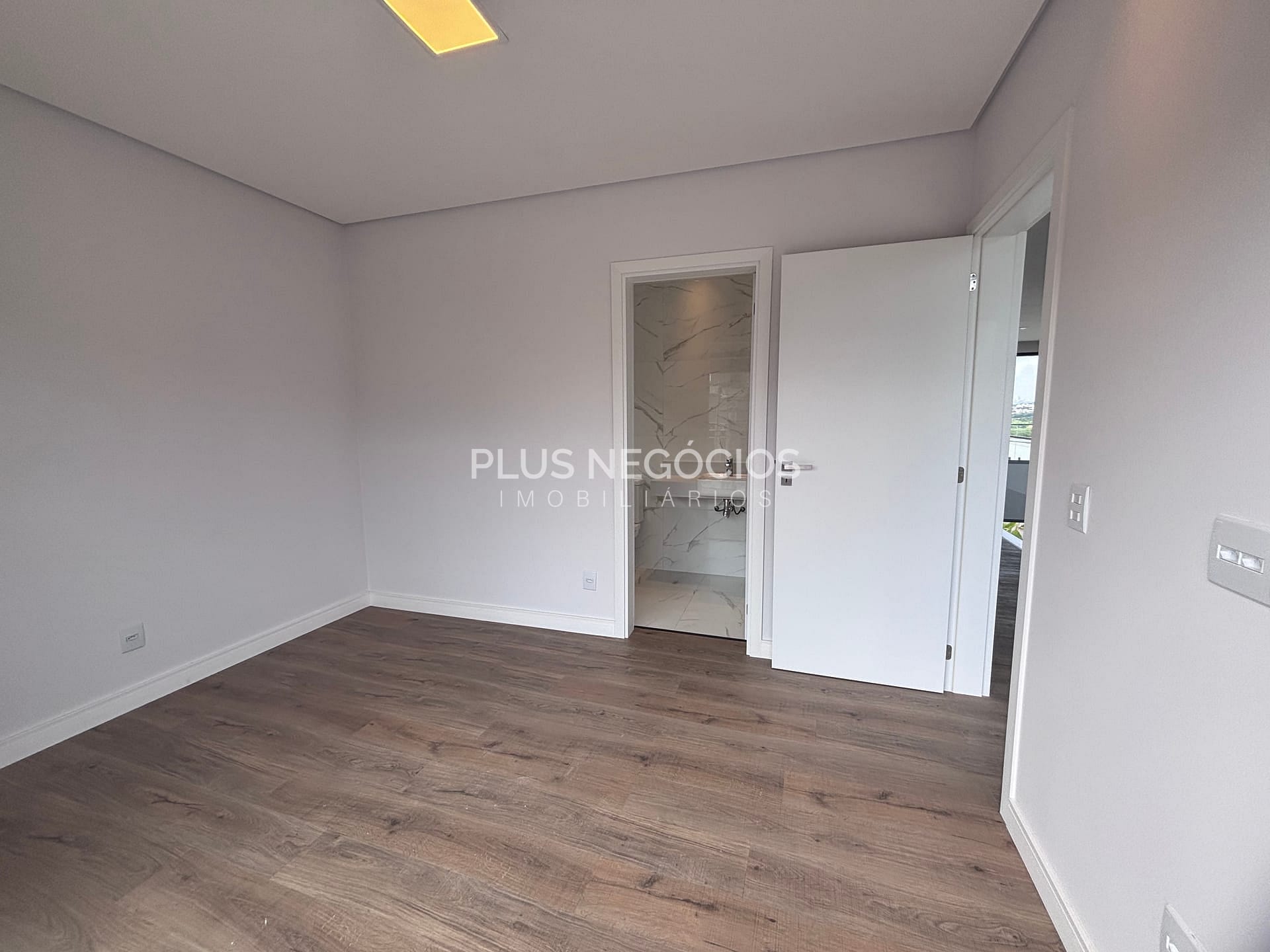 Casa à venda com 3 quartos, 244m² - Foto 32