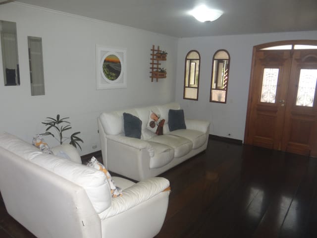 Foto do Casa - Casa tipo para venda e locação em Jardim Rizzo com 4 quartos, sendo 1 suíte, 128m² | Lares e Andares Imóveis