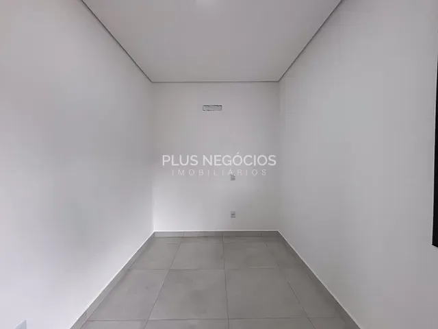 Casa com 178m² 3 quartos e 2 banheiros, à venda, no bairro Cajuru do Sul em Sorocaba