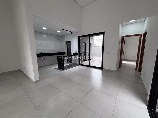 Casa com 178m² 3 quartos e 2 banheiros, à venda, no bairro Cajuru do Sul em Sorocaba