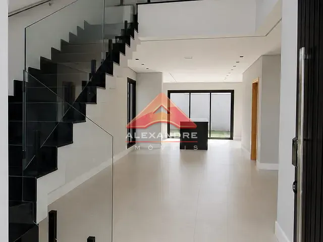 Casa com 250m² 3 quartos e 3 banheiros, à venda, no bairro Eugênio de Mello em São José dos Campos