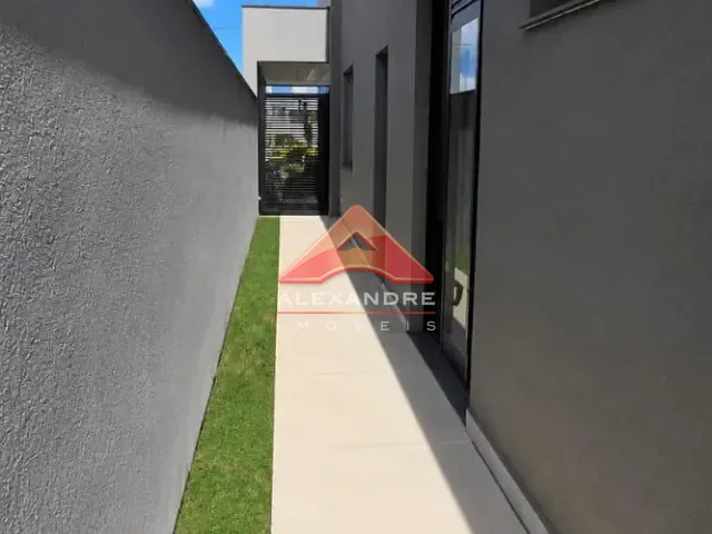 Casa com 250m² 3 quartos e 3 banheiros, à venda, no bairro Eugênio de Mello em São José dos Campos