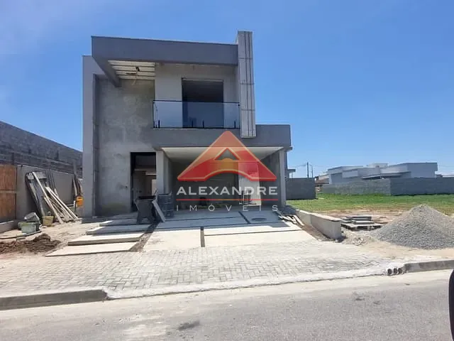 Casa com 250m² 3 quartos e 3 banheiros, à venda, no bairro Eugênio de Mello em São José dos Campos