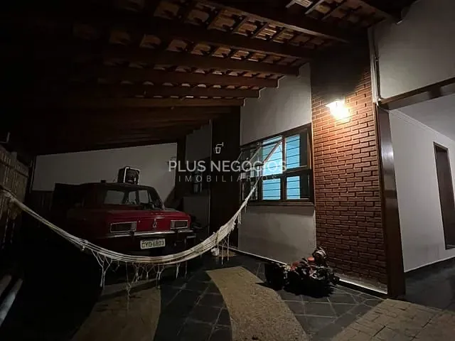 Casa com 250m² 2 quartos e 2 banheiros, à venda, no bairro Jardim Itanguá em Sorocaba