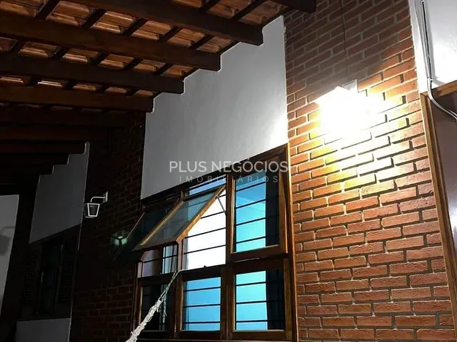 Casa com 250m² 2 quartos e 2 banheiros, à venda, no bairro Jardim Itanguá em Sorocaba