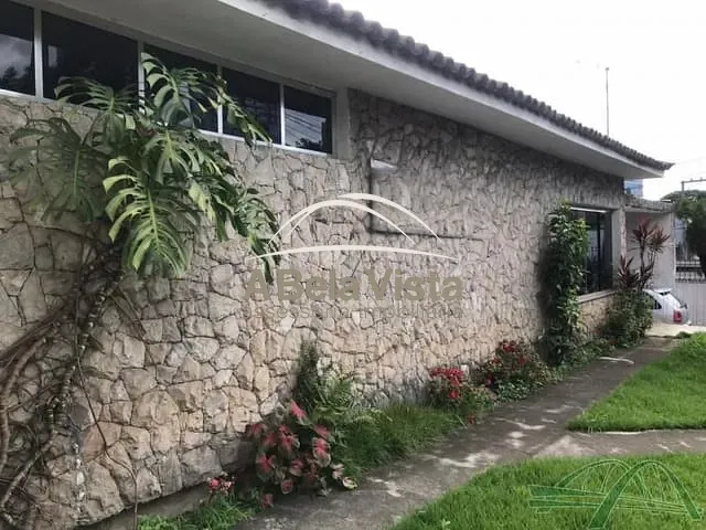 Casa com 288m² 4 quartos e 3 banheiros, à venda, no bairro CAMPESINA em Osasco