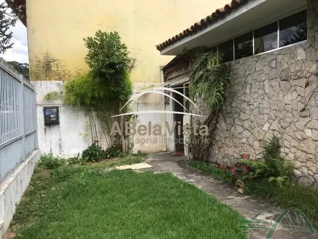 Casa com 288m² 4 quartos e 3 banheiros, à venda, no bairro CAMPESINA em Osasco