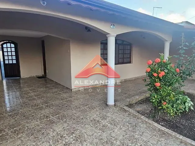Casa com 300m² 3 quartos e 1 banheiro, para alugar, no bairro Vila Industrial em São José dos Campos
