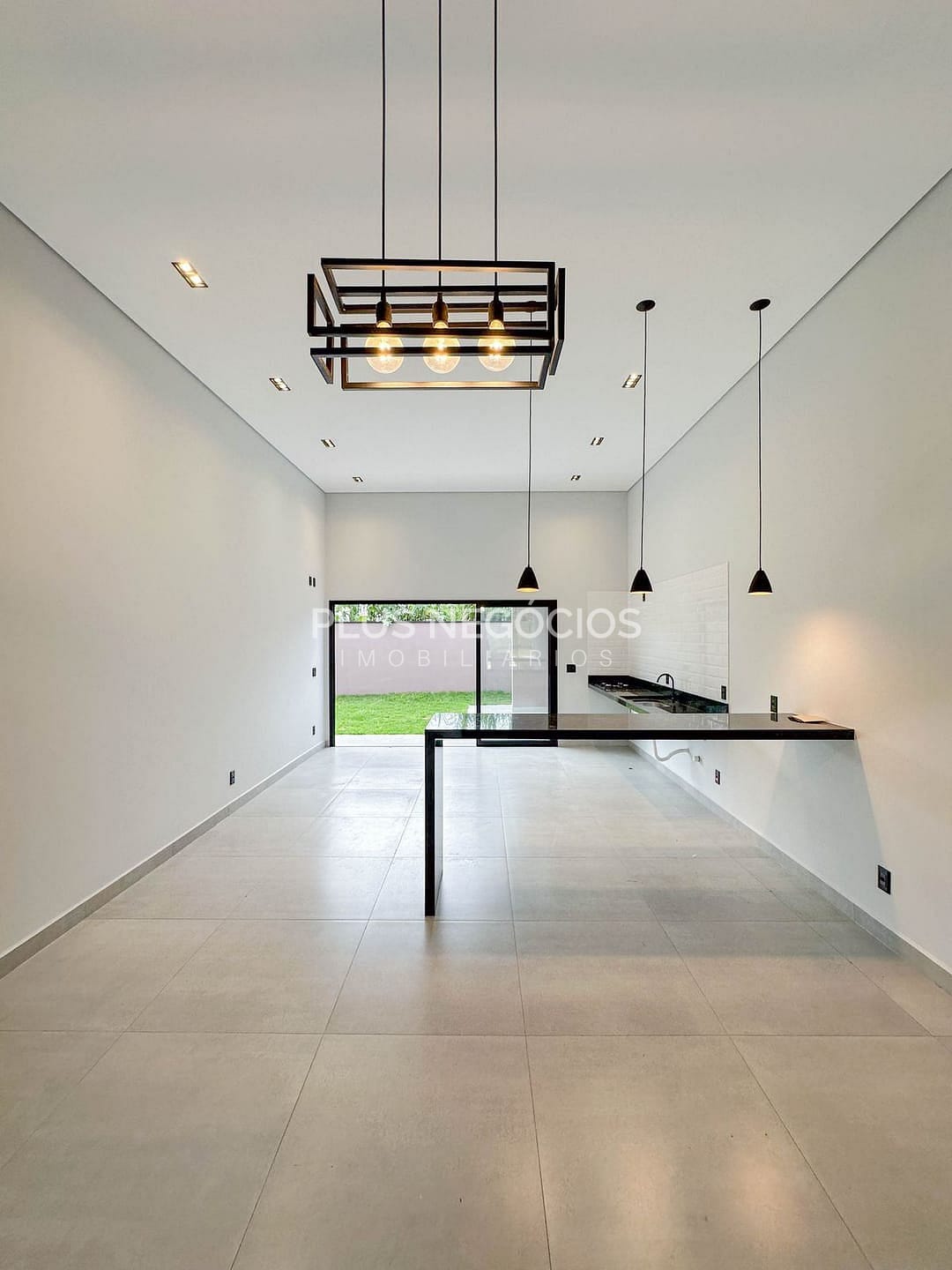 Casa à venda com 3 quartos, 110m² - Foto 4