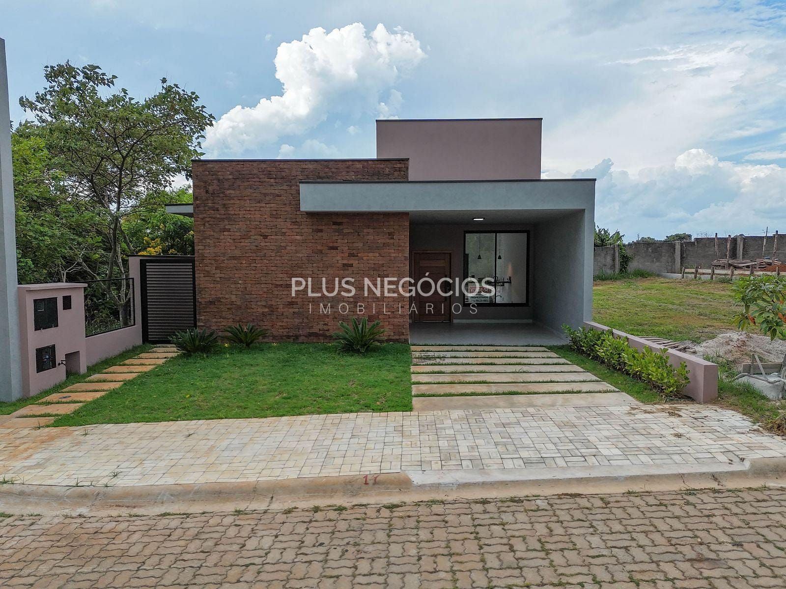 Casa à venda com 3 quartos, 110m² - Foto 2