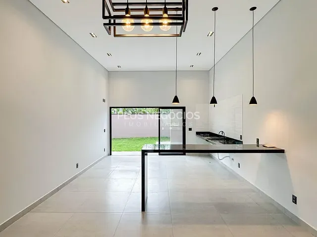 Casa com 250m² 3 quartos e 2 banheiros, à venda, no bairro Jardim M da Gloria em Araçoiaba da Serra