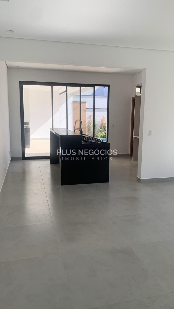 Casa à venda com 3 quartos, 218m² - Foto 8
