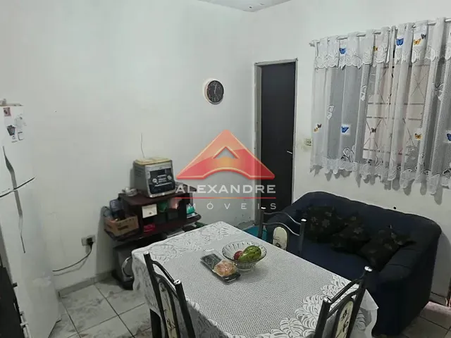 Casa 2 quartos e 2 banheiros, à venda, no bairro Vila Tesouro em São José dos Campos