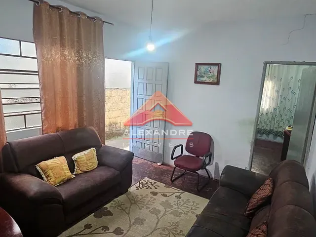 Casa 2 quartos e 2 banheiros, à venda, no bairro Vila Tesouro em São José dos Campos