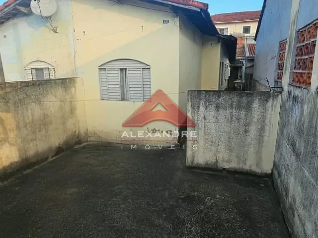 Casa 2 quartos e 2 banheiros, à venda, no bairro Vila Tesouro em São José dos Campos