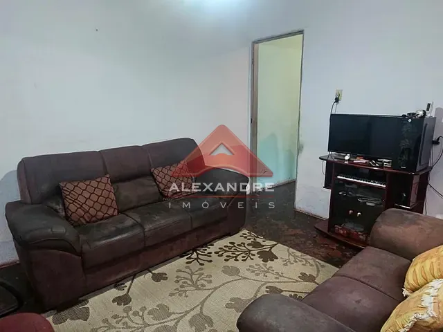 Casa 2 quartos e 2 banheiros, à venda, no bairro Vila Tesouro em São José dos Campos