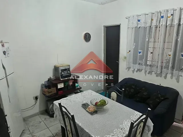 Casa 2 quartos e 2 banheiros, à venda, no bairro Vila Tesouro em São José dos Campos