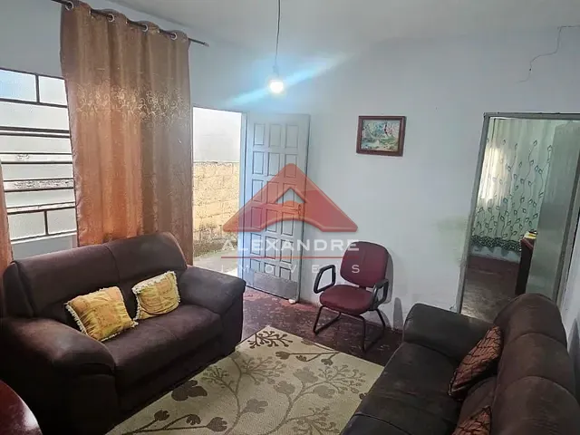 Casa 2 quartos e 2 banheiros, à venda, no bairro Vila Tesouro em São José dos Campos