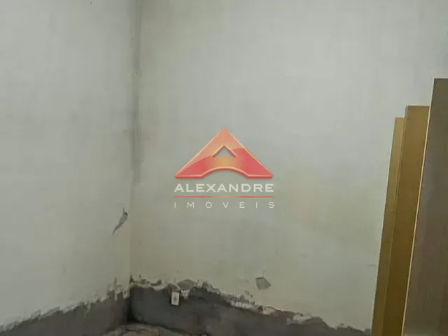 Casa 2 quartos e 1 banheiro, à venda, no bairro Vila Ester em São José dos Campos