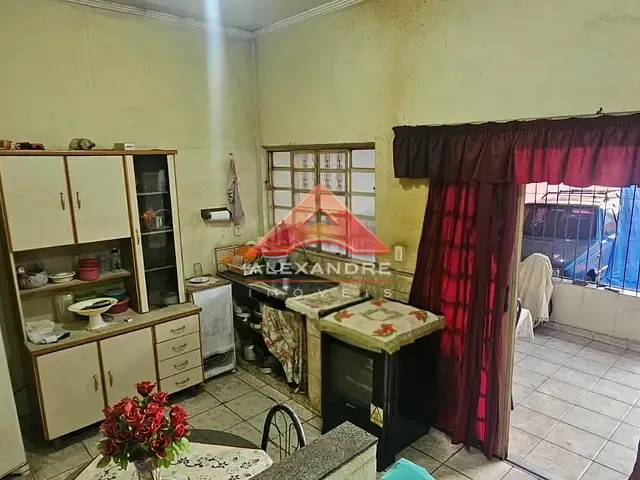 Casa 2 quartos e 1 banheiro, à venda, no bairro Vila Ester em São José dos Campos