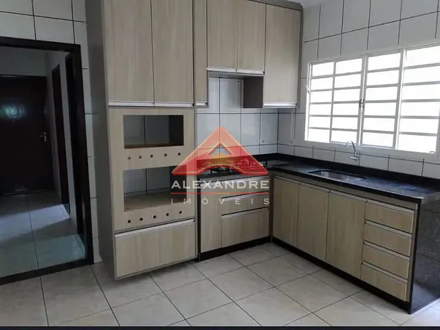 Casa 4 quartos e 1 banheiro, à venda, no bairro Jardim Del Rey em São José dos Campos