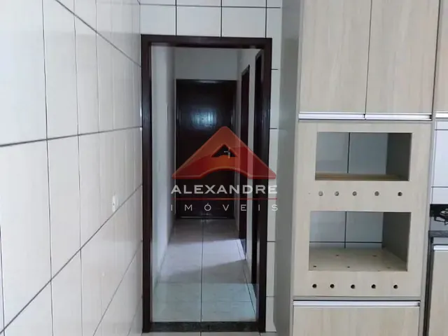 Casa 4 quartos e 1 banheiro, à venda, no bairro Jardim Del Rey em São José dos Campos