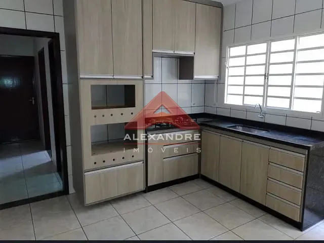 Casa 4 quartos e 1 banheiro, à venda, no bairro Jardim Del Rey em São José dos Campos
