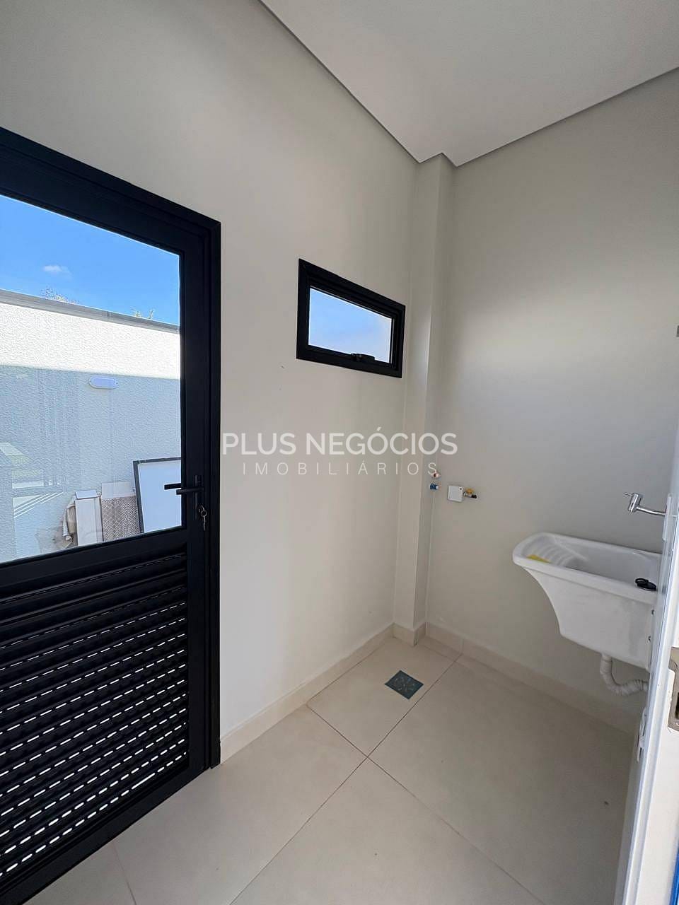Casa à venda com 3 quartos, 155m² - Foto 3