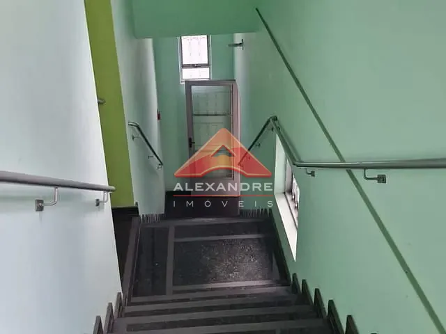 Casa 3 quartos e 1 banheiro, para alugar, no bairro Jardim Ismênia em São José dos Campos