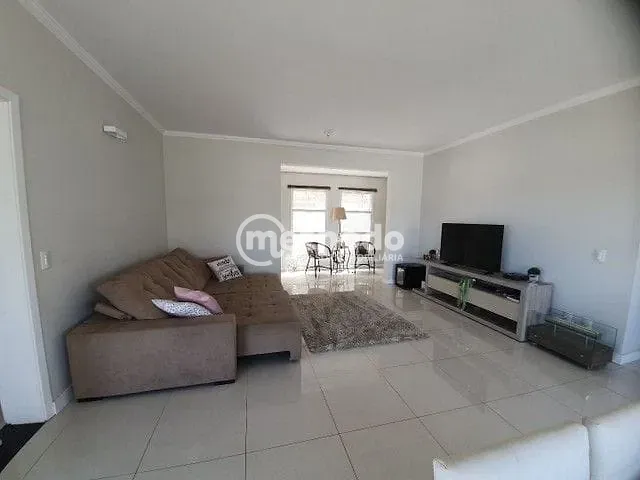 Casa com 321m² 4 quartos e 5 banheiros, à venda, no bairro Pinheiro em Valinhos