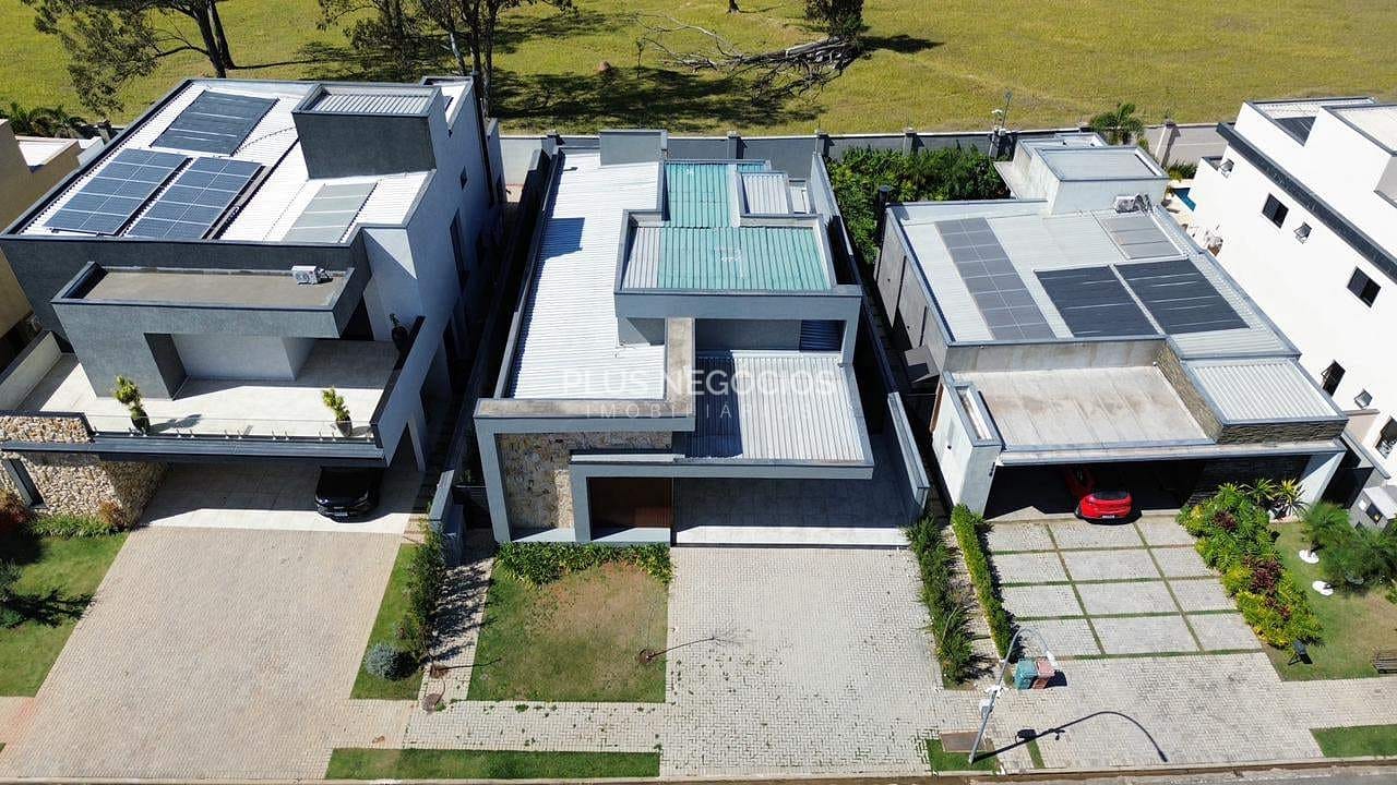 Casa à venda com 3 quartos, 243m² - Foto 3