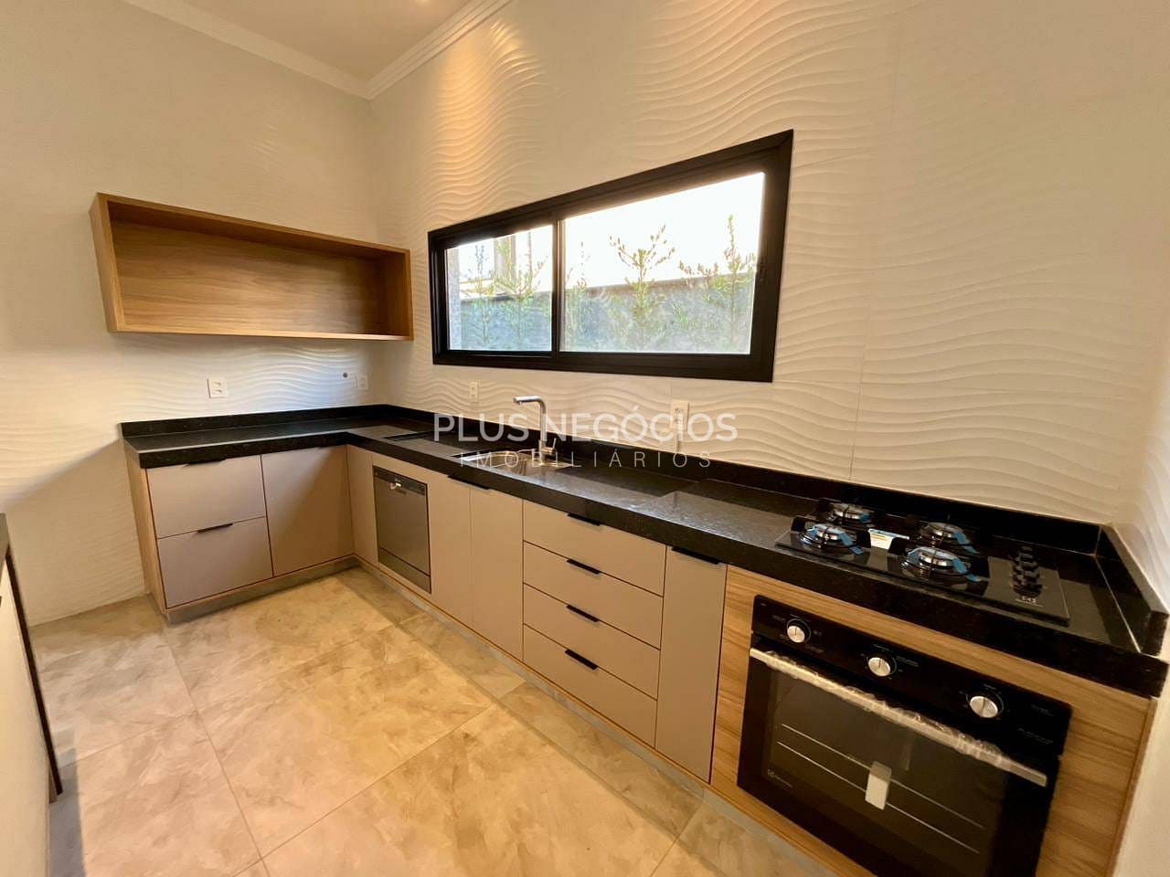 Casa à venda com 3 quartos, 243m² - Foto 7
