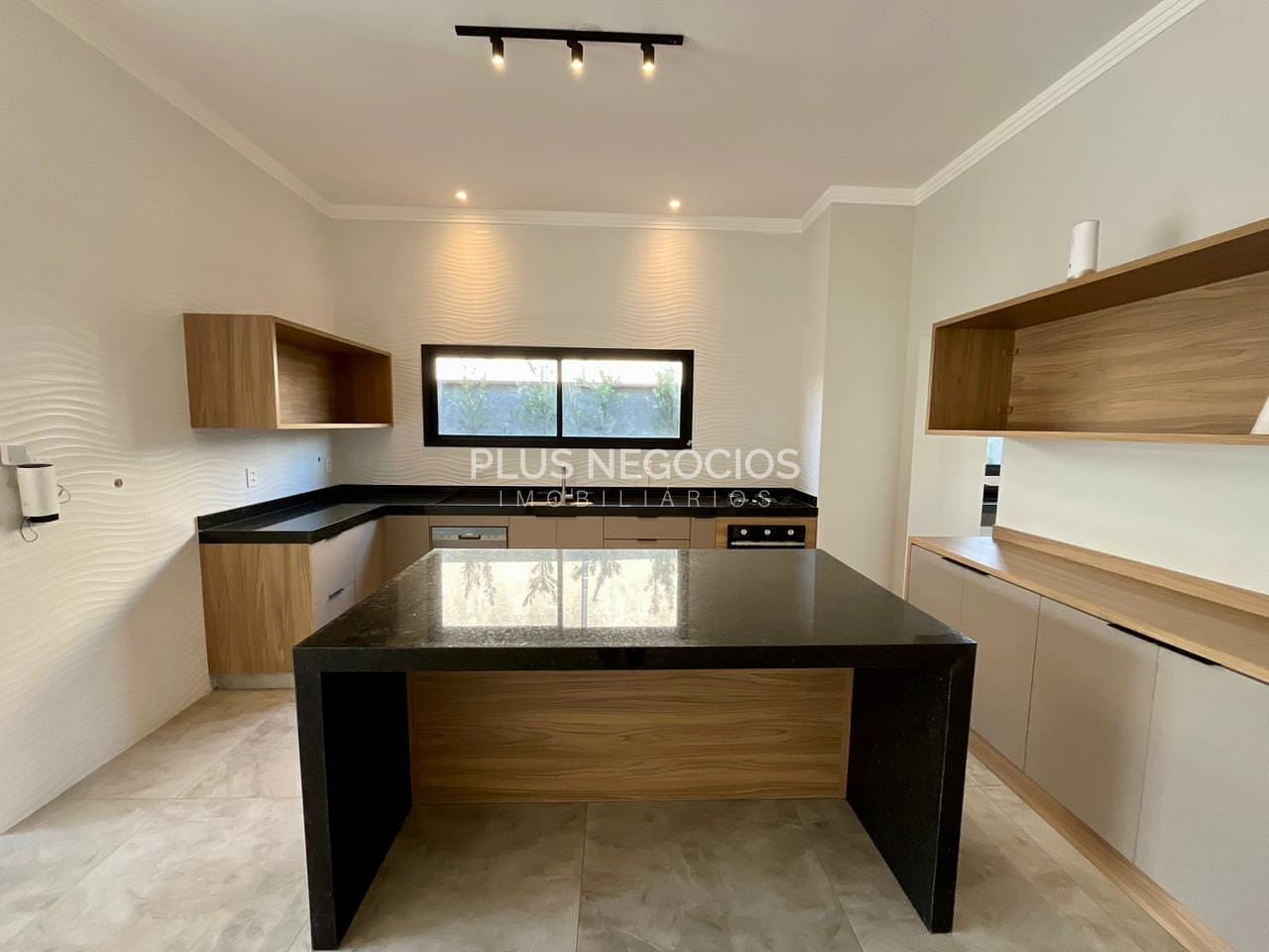 Casa à venda com 3 quartos, 243m² - Foto 8