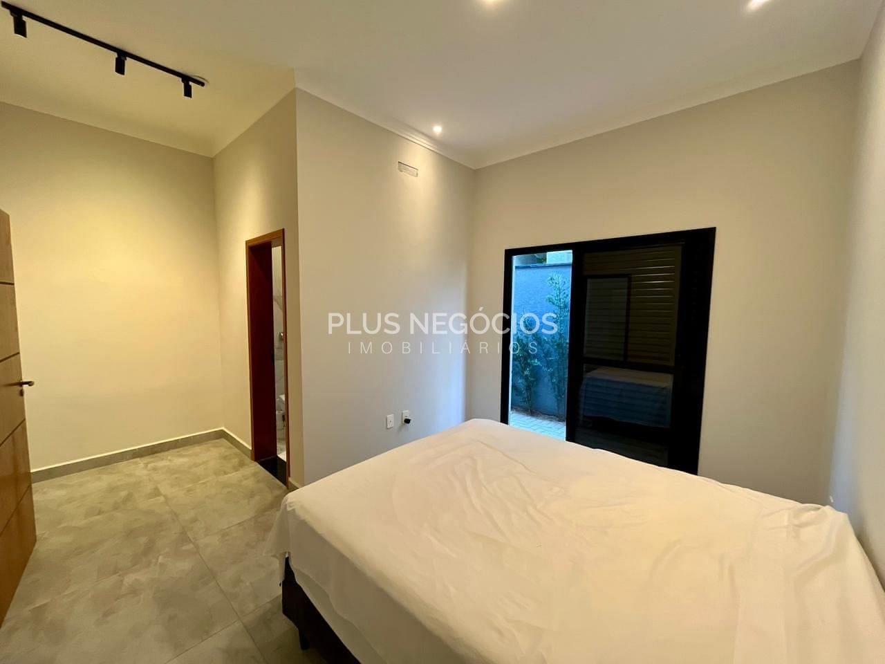 Casa à venda com 3 quartos, 243m² - Foto 24