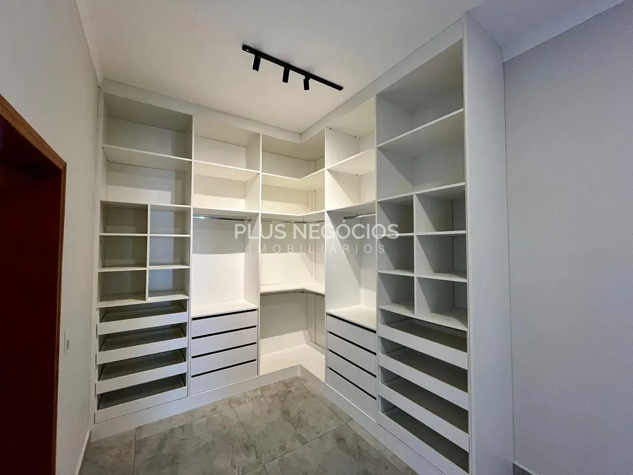 Casa, 3 quartos, 243 m² - Foto 30