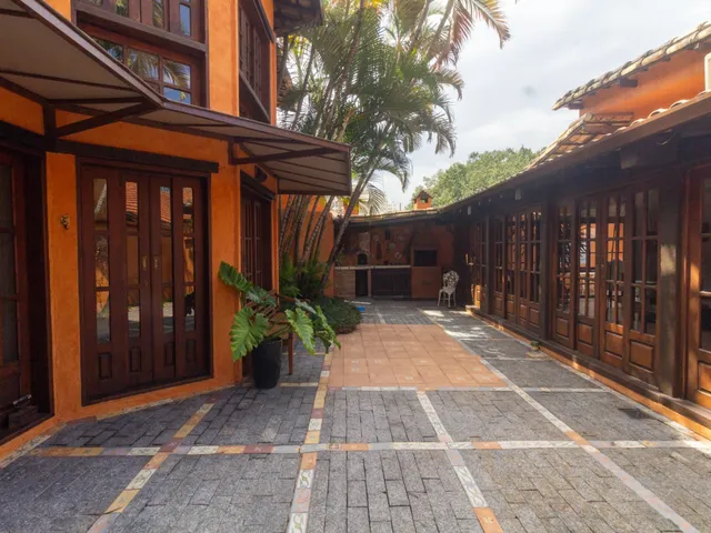 Foto do Casa - Casa para venda em Lapa com 4 quartos, sendo 3 suítes, 400m² | Lares e Andares Imóveis