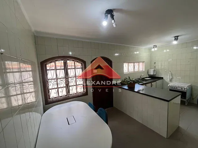 Casa 4 quartos e 4 banheiros, à venda, no bairro Vila Betânia em São José dos Campos