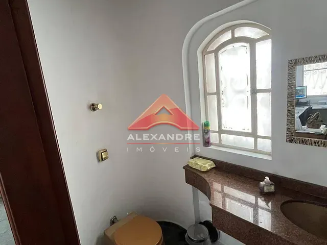 Casa 4 quartos e 4 banheiros, à venda, no bairro Vila Betânia em São José dos Campos