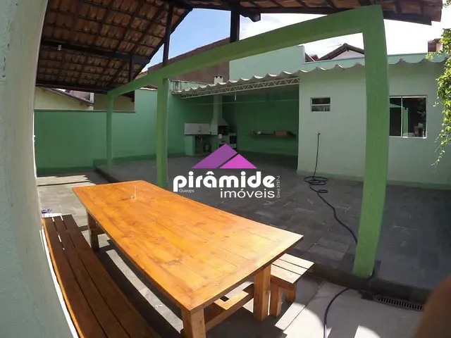 Casa com 250m² 2 quartos e 3 banheiros, à venda, no bairro Bosque dos Eucaliptos em São José dos Campos