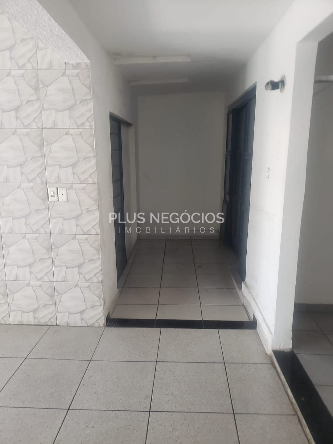 Casa à venda com 1 quarto, 200m² - Foto 5