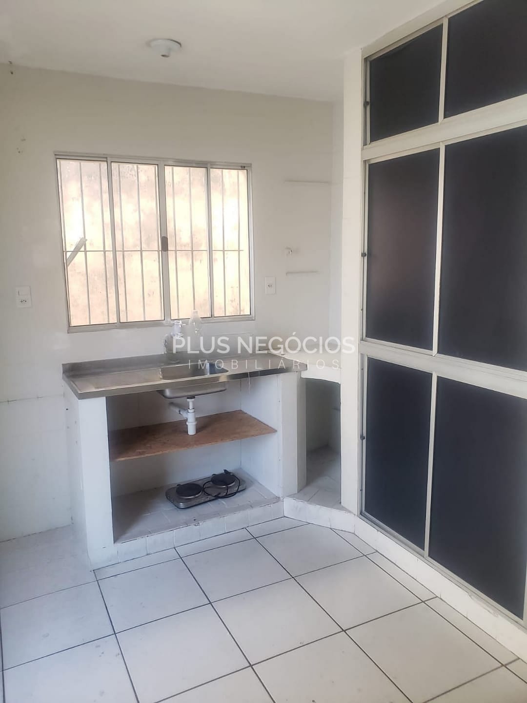 Casa à venda com 1 quarto, 200m² - Foto 4