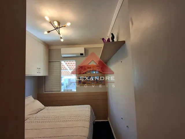 Casa 2 quartos e 2 banheiros, à venda, no bairro Eugênio de Mello em São José dos Campos