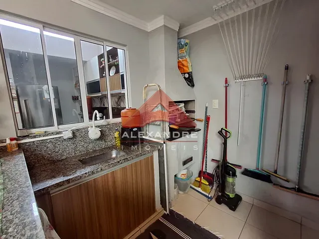 Casa 2 quartos e 2 banheiros, à venda, no bairro Eugênio de Mello em São José dos Campos