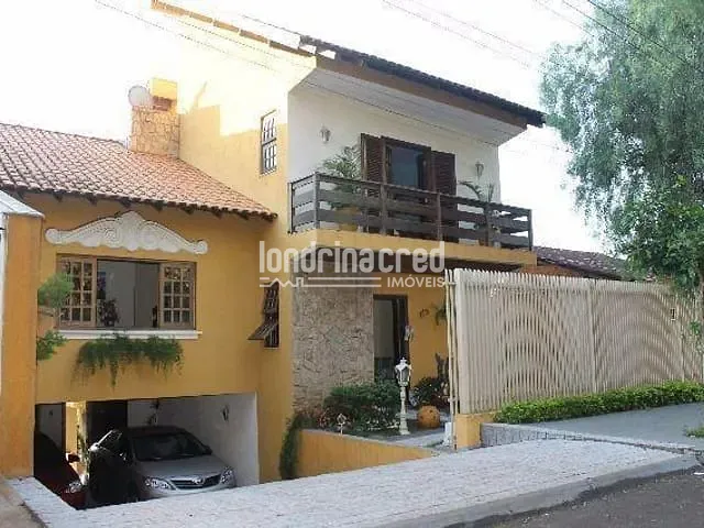 Casa à venda, no bairro Jardim Planalto em Ibiporã
